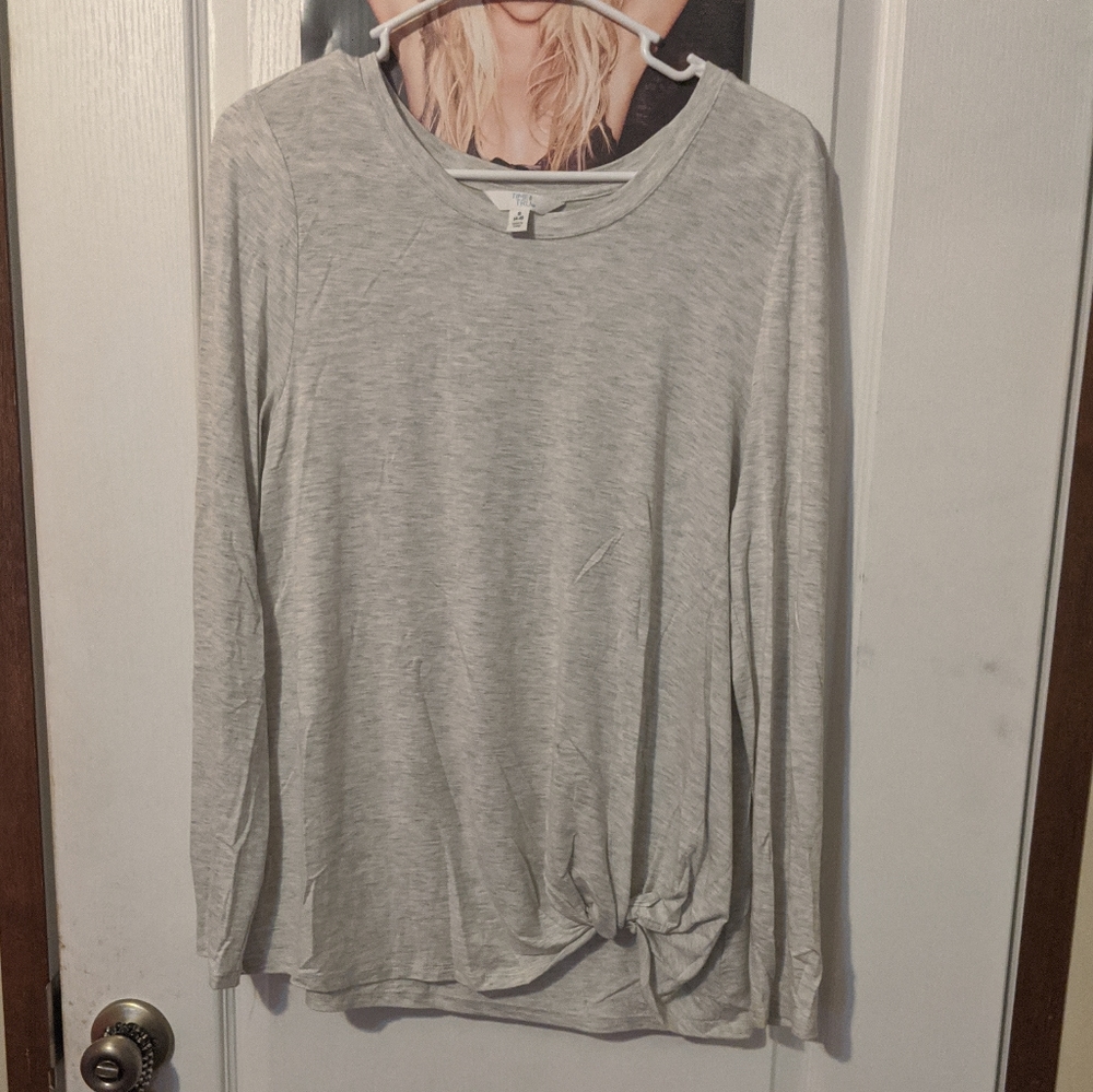 SALE Time and Tru Women's Front Twist Top with Long Sleeve Shirt Gray Small